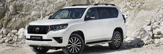 Toyota Land Cruiser claims top honours in 4x4 of the year awards.
