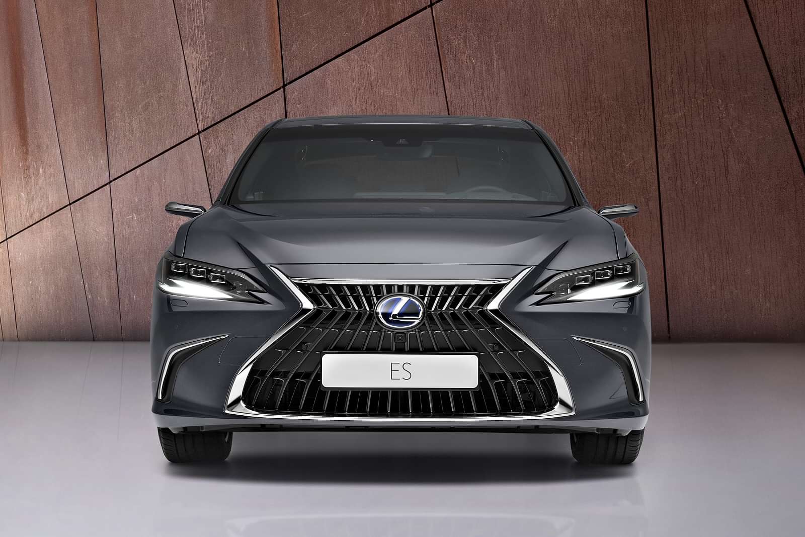 'AN ESSENTIAL LEXUS' - Lexus ES Range Independent New Review (Ref:1384/