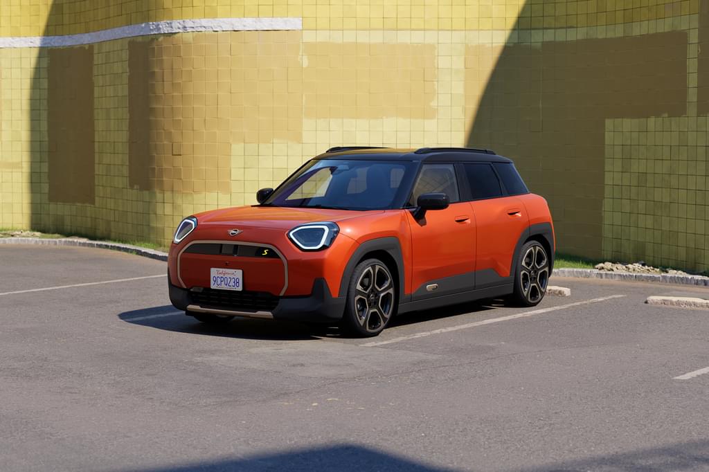 New all-electric MINI Aceman