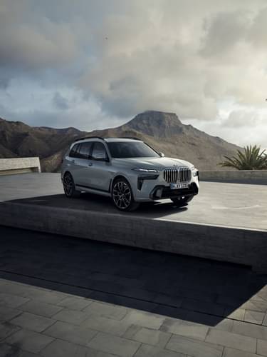 Luxurious comfort and expressive design - the BMW X7