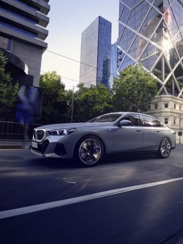 Progressive design and impressive performance - the BMW i5 Saloon