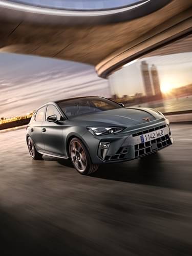 CUPRA Leon | The e-HYBRID hatchback that breaks boundaries.