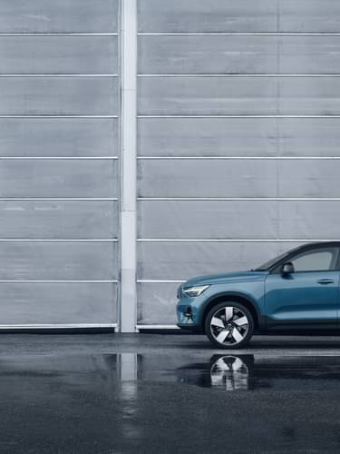 Volvo EC40 | Bold styling. smart tech. Electric driving.