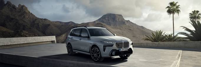 Luxurious comfort and expressive design - the BMW X7
