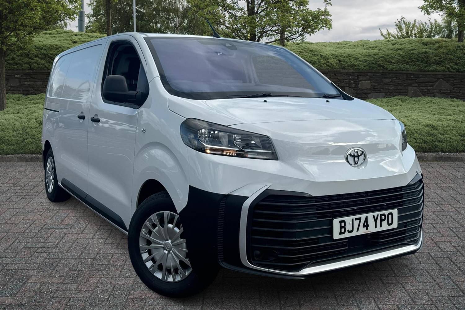toyota proace icon spec